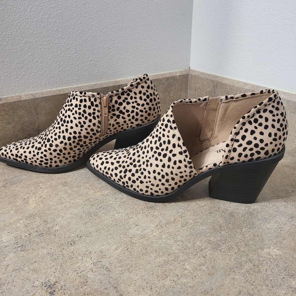 Leporad print boots